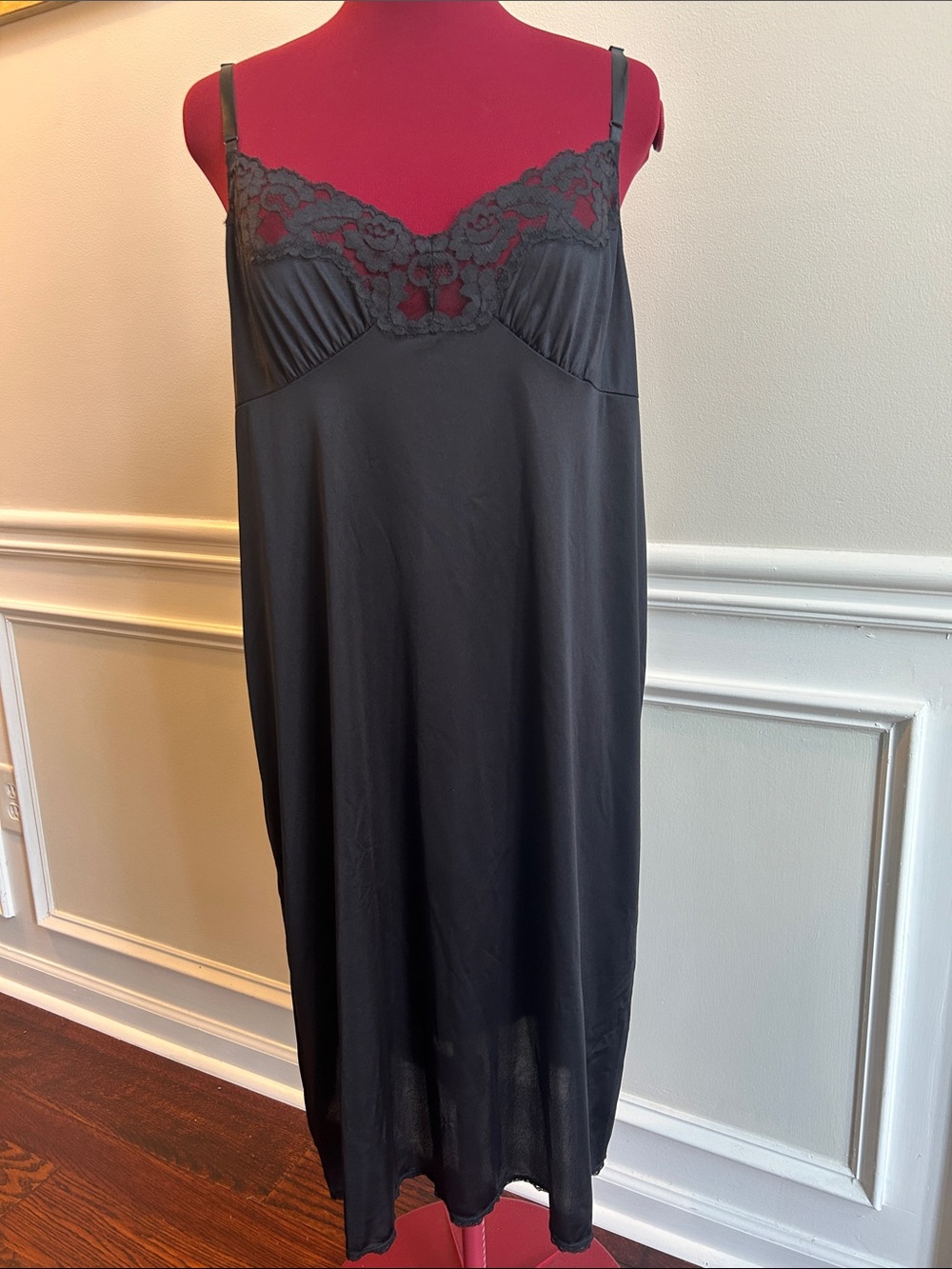 Vintage Vassarette Women’s Black Lace-Trim Slip